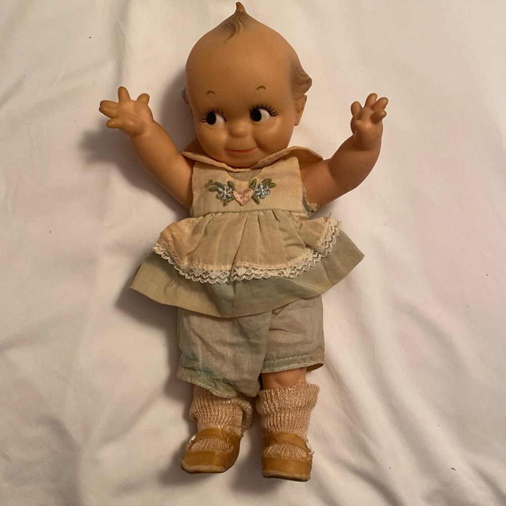 Vintage Cameo Doll.